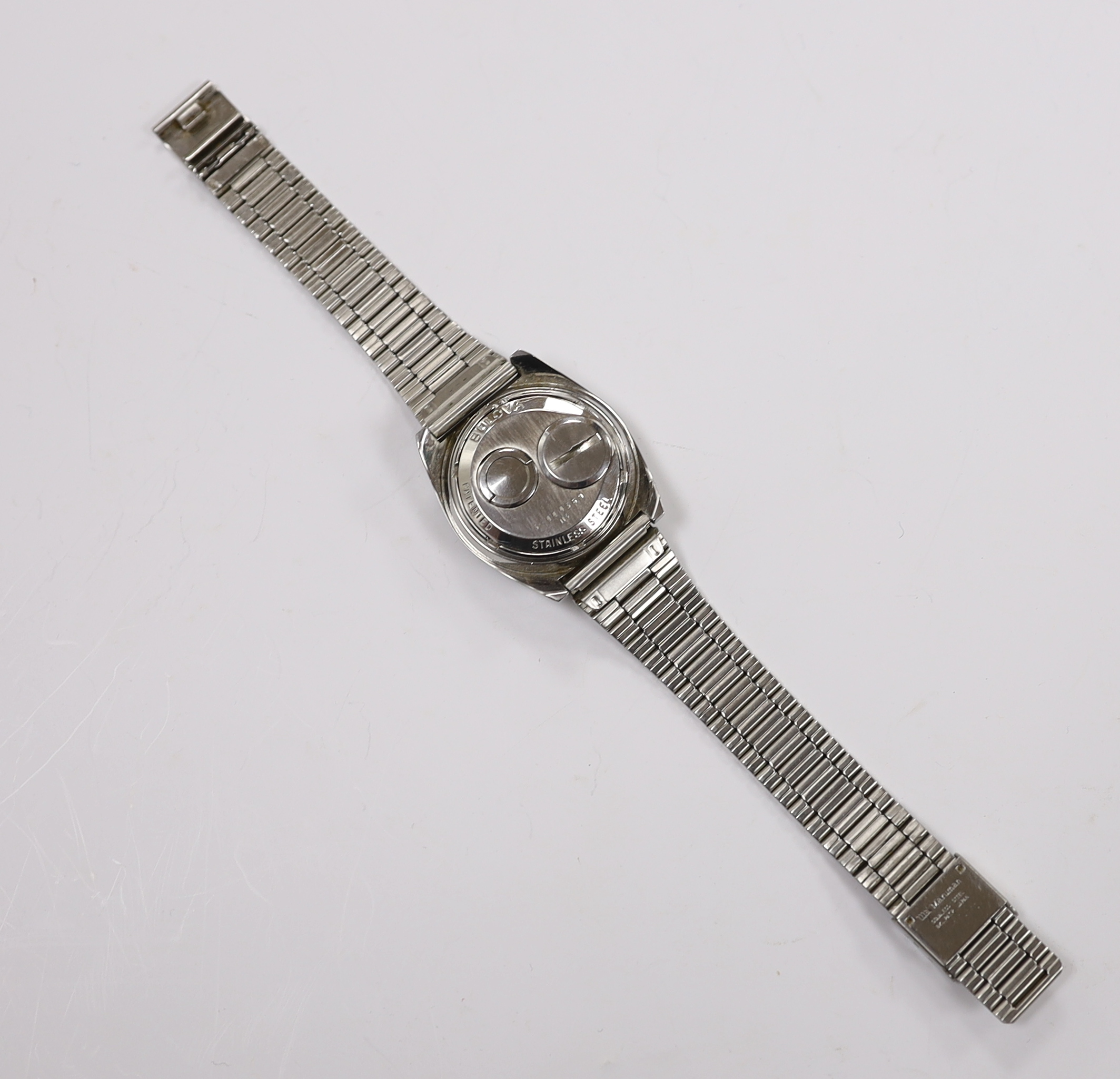 A gentleman's stainless steel Bulova Accutron N3 wrist watch, on a stainless steel bracelet, case dimeter 36mm.